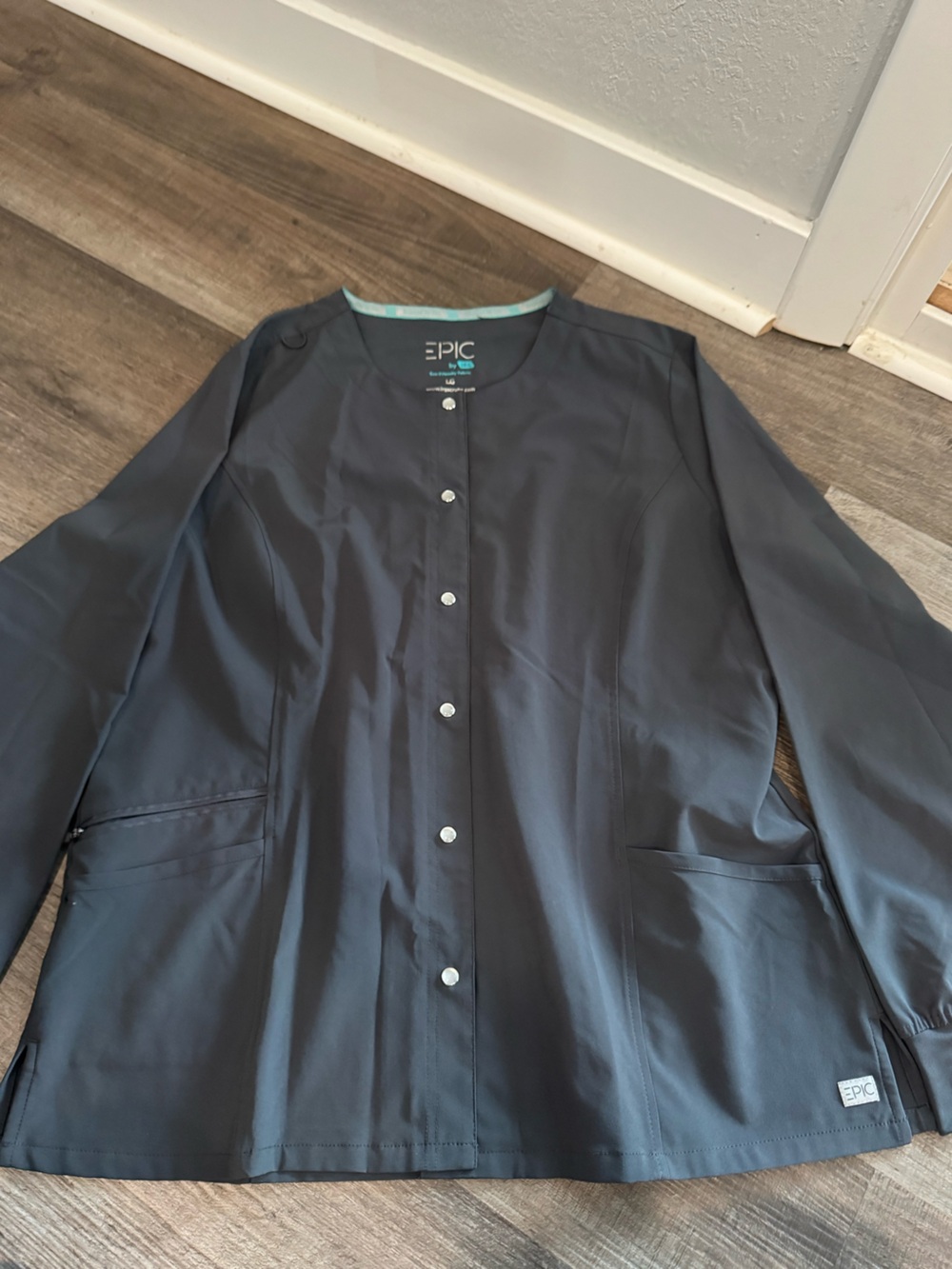 Women’s EPIC Scrub Jacket